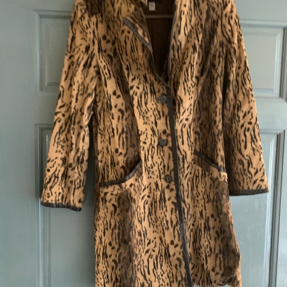 Faux fur Leopard print trench style coat - Picture 5 of 14